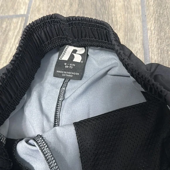 Russell boys short, size 6/7. Gray/black. Drawstring front, elastic waste. - Picture 3 of 6